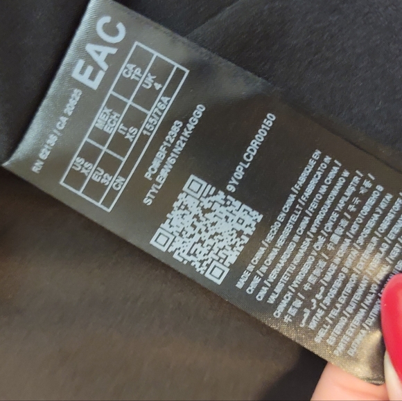 Guess Cropped Zipper Jacket!!! - Picture 4 of 10